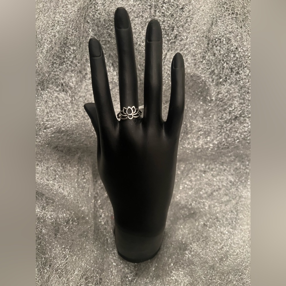NEW: Elegant Vintage Stackable Style Finger Jewelry Decor